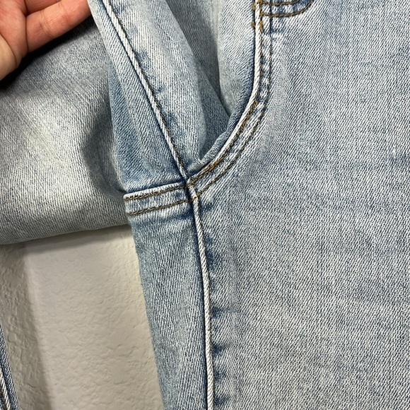 Judy Blue Destroyed Boyfriend Jeans light Wash size 15/32 - Picture 3 of 10